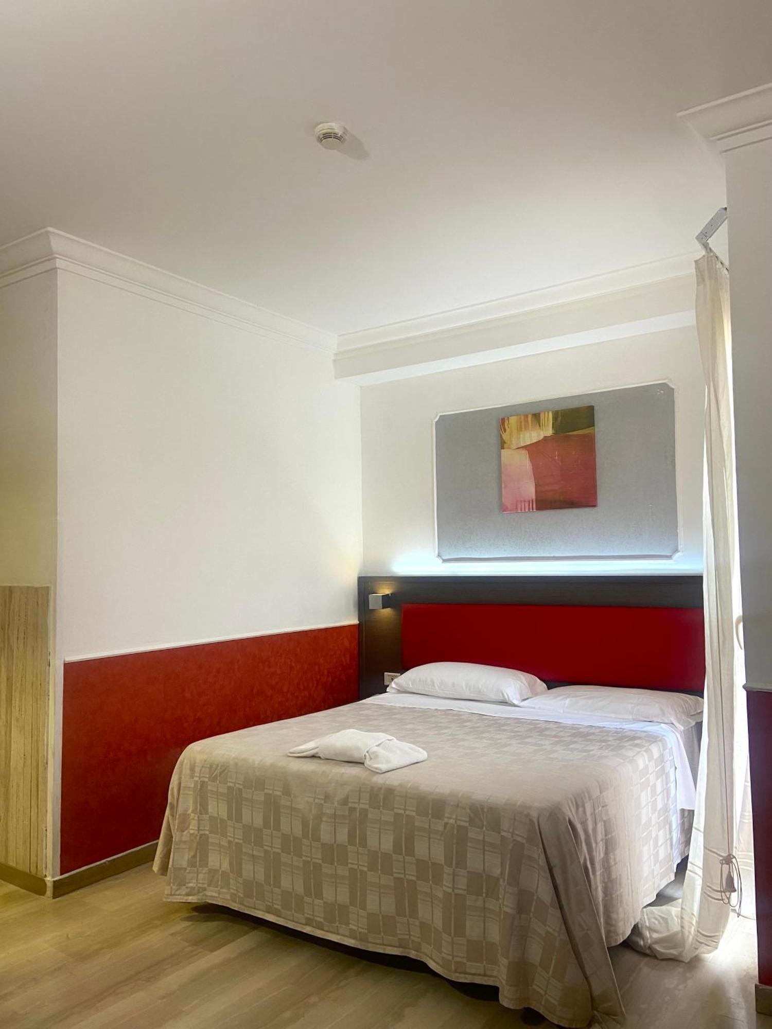 Hotel Center 2 — Photos 1